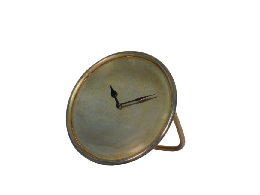Iron disc design clock