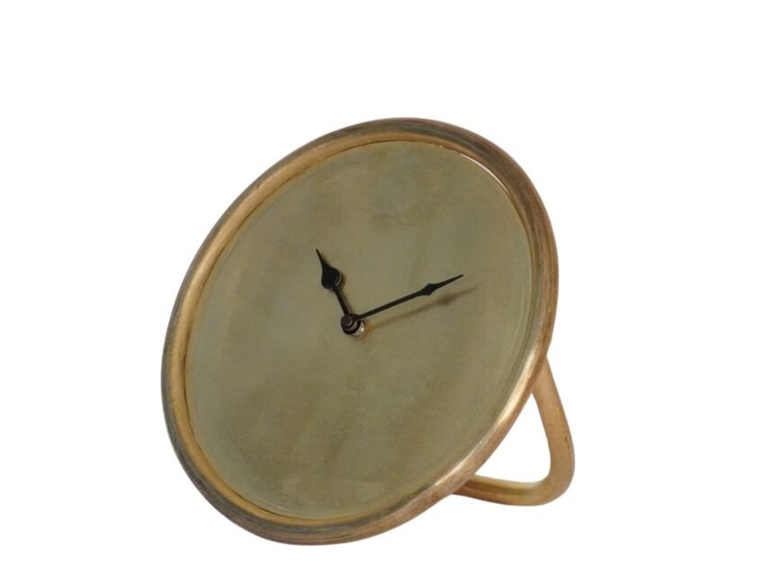 Iron disc design clock